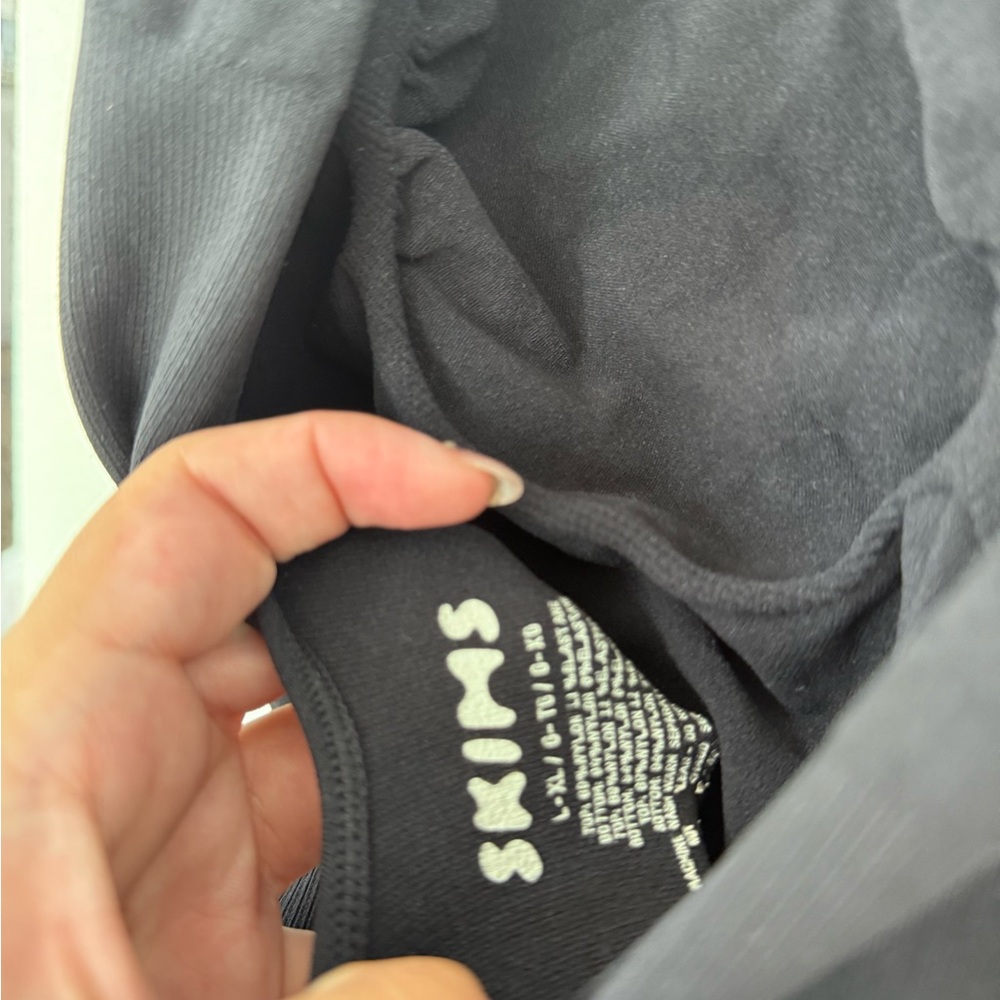 SKIMS Black Sculpting Jumpsuit - Picture 6 of 7